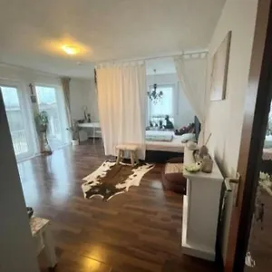Apartament Complete Peacefully Situated Near The Airport, Norymberga